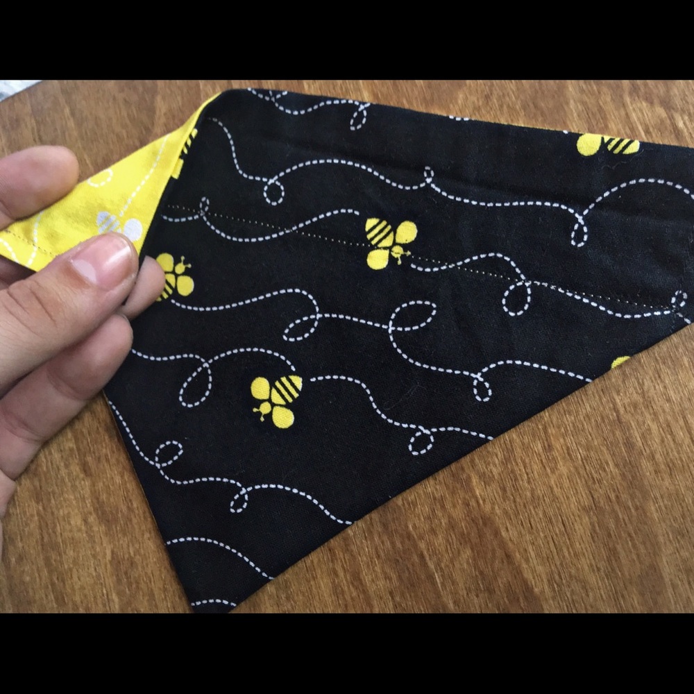 π Pet Bandana Bee Happy Bumble Bee Dog - Picture 3 of 4